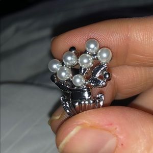 Pearl Flower Pin🤑